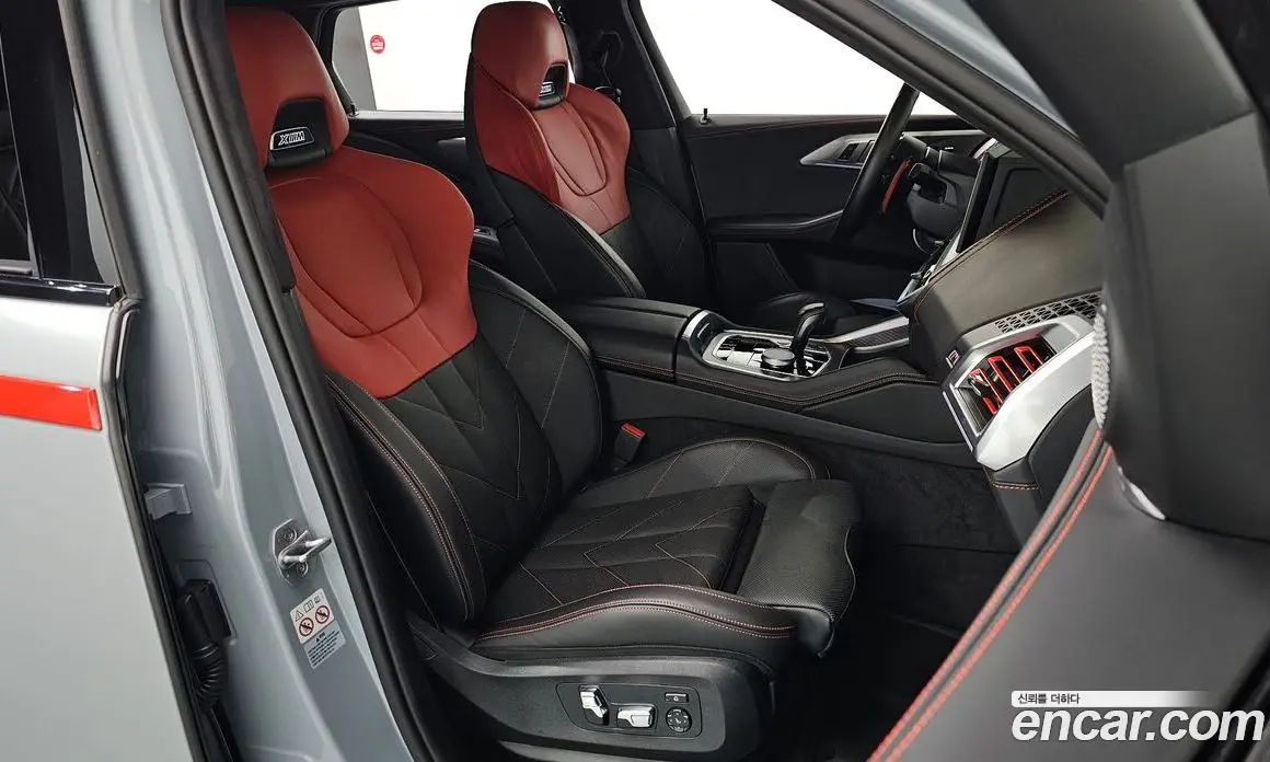 BMW XM 2024 4.4 автомат (гидро), фото 16