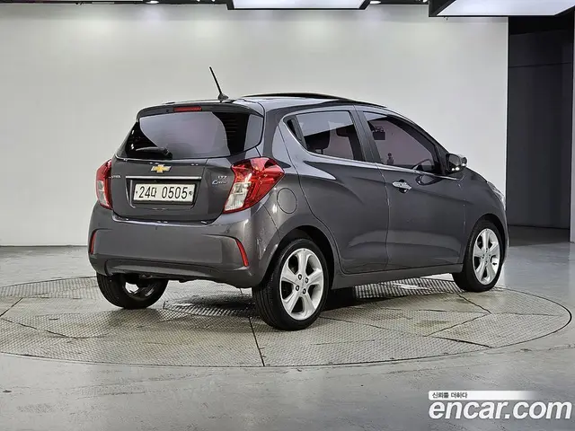 Chevrolet Spark 2015 1.0 автомат (гидро), миниатюра 4 Chevrolet Spark 2015 1.0 автомат (гидро), миниатюра 4