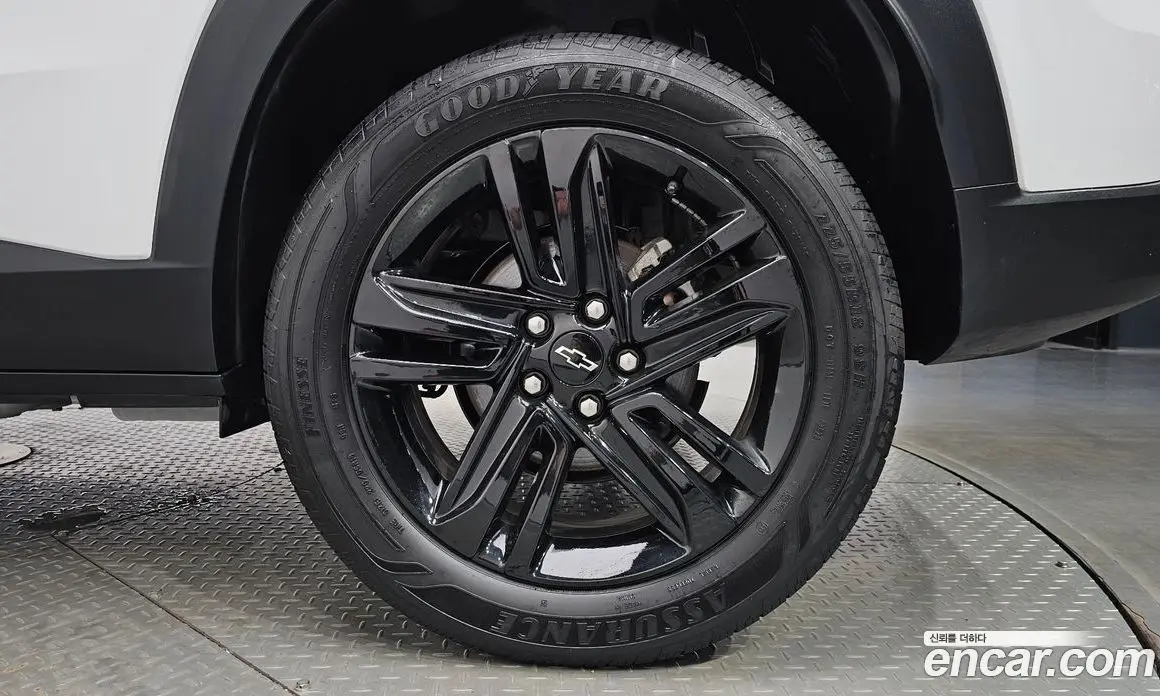 Chevrolet Trax 2023 1.2 автомат (гидро), фото 6