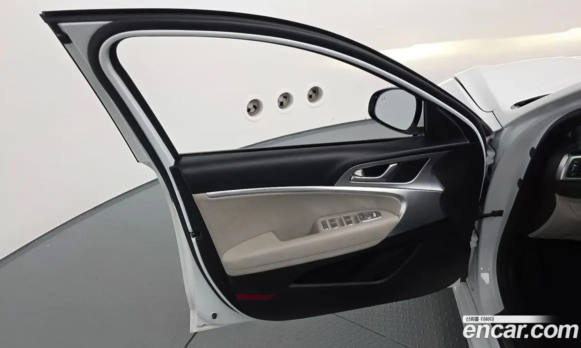 Genesis G70 2022 2.0 автомат (гидро), фото 14