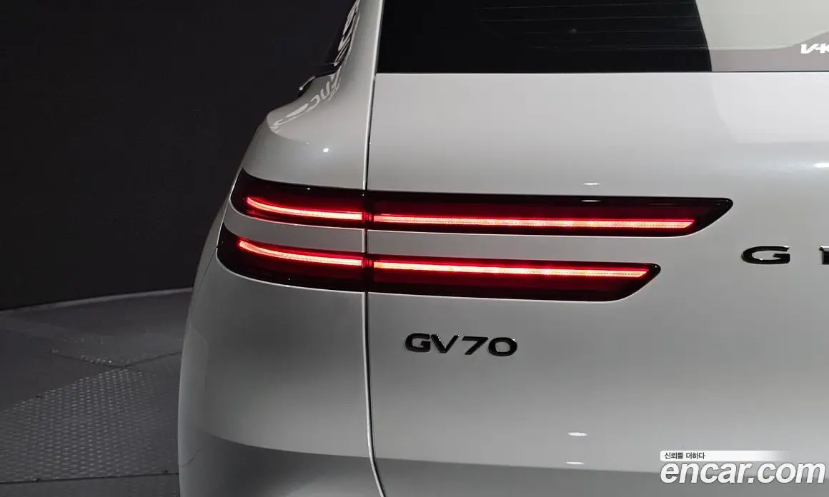 Genesis GV70 2022 2.5 автомат (гидро), фото 9 Genesis GV70 2022 2.5 автомат (гидро), фото 9