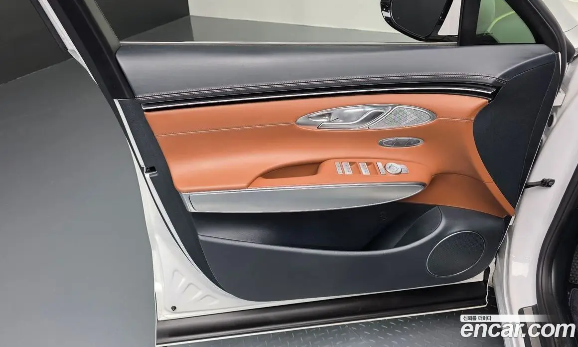 Genesis GV70 2022 2.5 автомат (гидро), фото 13 Genesis GV70 2022 2.5 автомат (гидро), фото 13