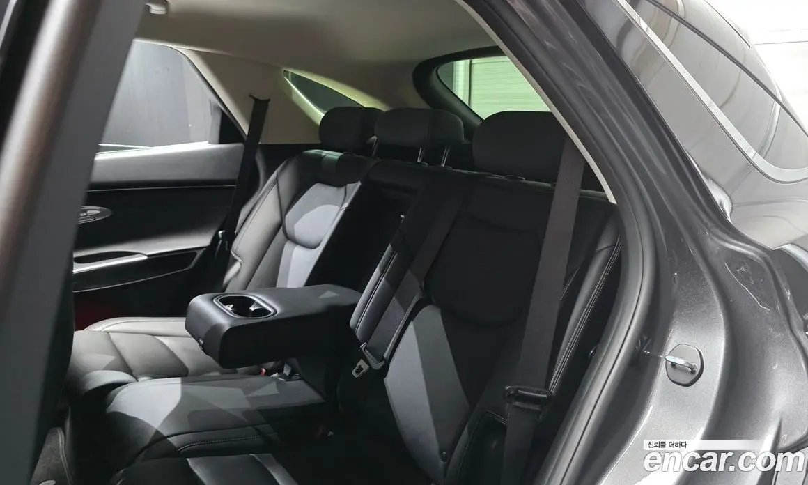Genesis GV70 2022 2.2 автомат (гидро), фото 16 Genesis GV70 2022 2.2 автомат (гидро), фото 16
