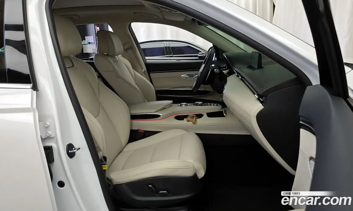 Genesis GV70 2023 2.5 автомат (гидро), фото 16