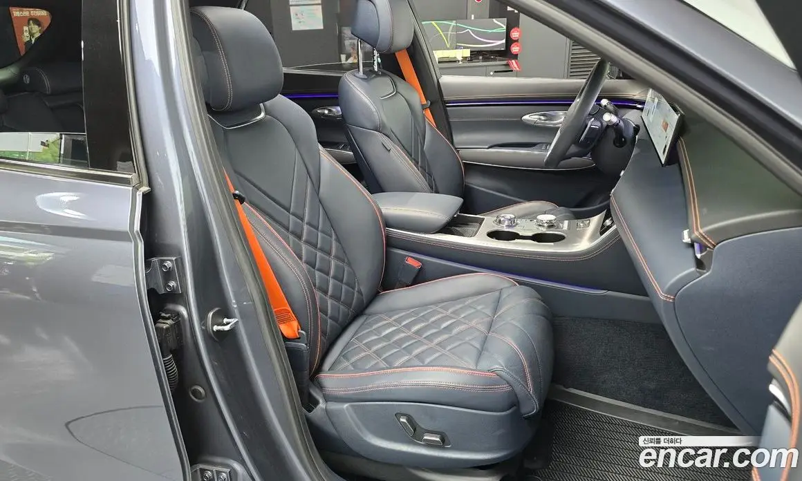 Genesis GV70 2024 2.5 автомат (гидро), фото 17 Genesis GV70 2024 2.5 автомат (гидро), фото 17