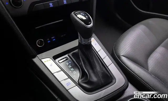 Hyundai Avante 2018 1.6 автомат (гидро), миниатюра 12