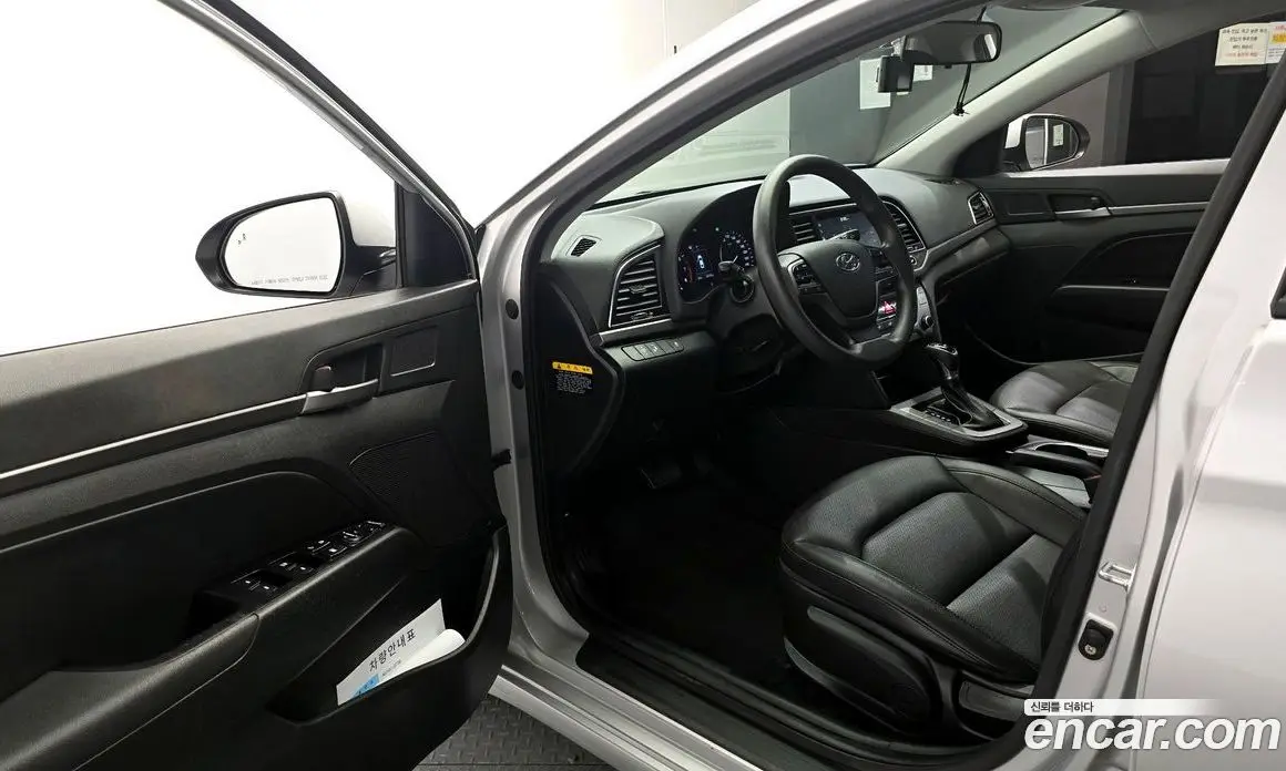 Hyundai Avante 2018 1.6 автомат (гидро), фото 13