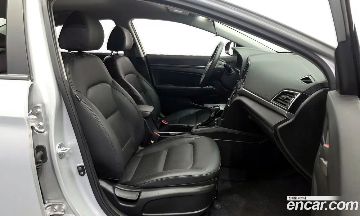 Hyundai Avante 2018 1.6 автомат (гидро), фото 16