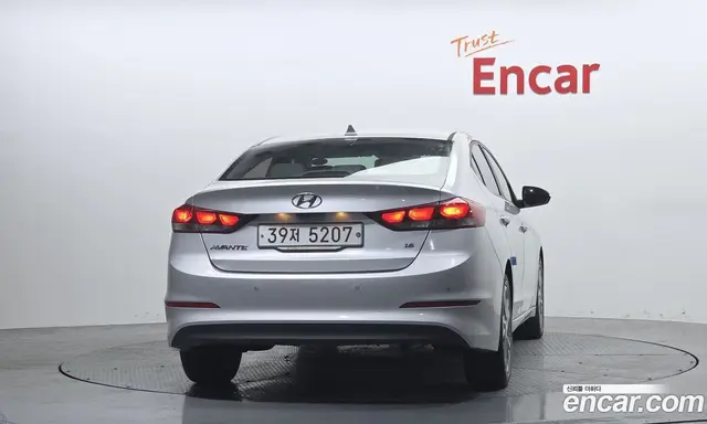 Hyundai Avante 2018 1.6 автомат (гидро), миниатюра 4