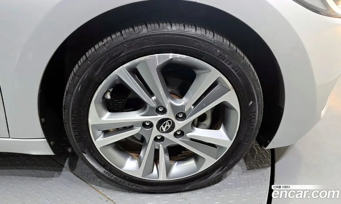 Hyundai Avante 2018 1.6 автомат (гидро), фото 7
