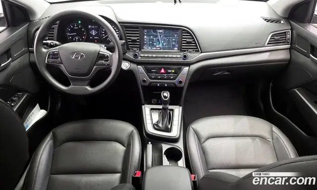 Hyundai Avante 2018 1.6 автомат (гидро), миниатюра 10