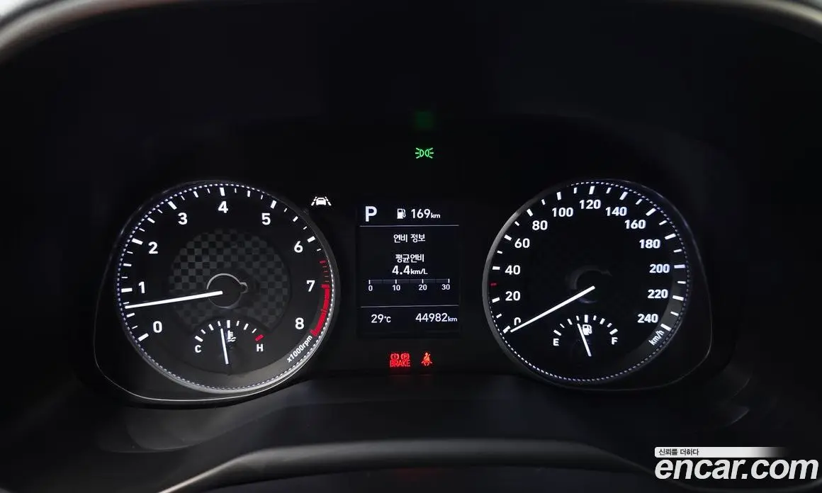 Hyundai Avante 2019 1.6 автомат (гидро), фото 11