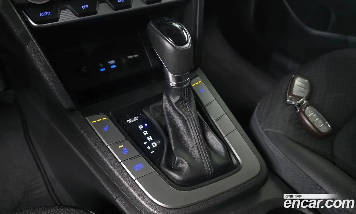 Hyundai Avante 2019 1.6 автомат (гидро), фото 12