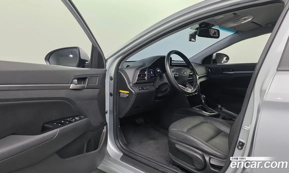 Hyundai Avante 2019 1.6 автомат (гидро), фото 13