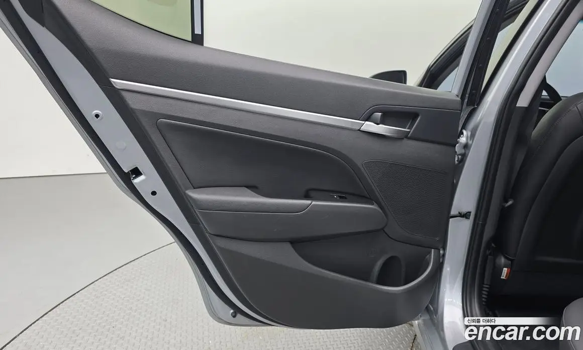 Hyundai Avante 2019 1.6 автомат (гидро), фото 15