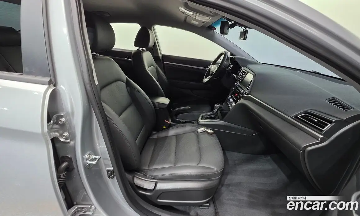 Hyundai Avante 2019 1.6 автомат (гидро), фото 16
