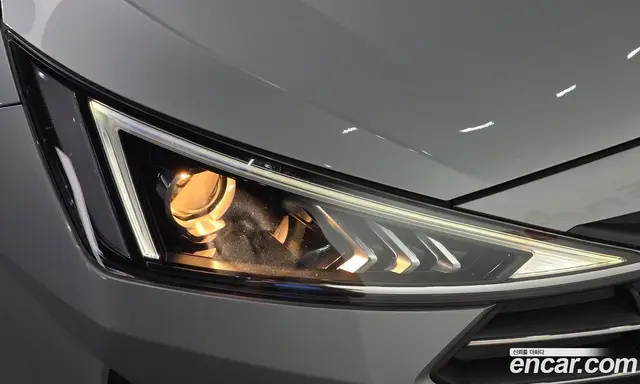 Hyundai Avante 2019 1.6 автомат (гидро), миниатюра 8