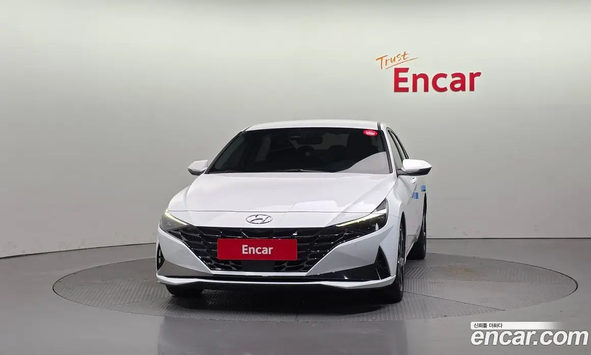 Hyundai Avante 2022 1.6 автомат (гидро), фото 3