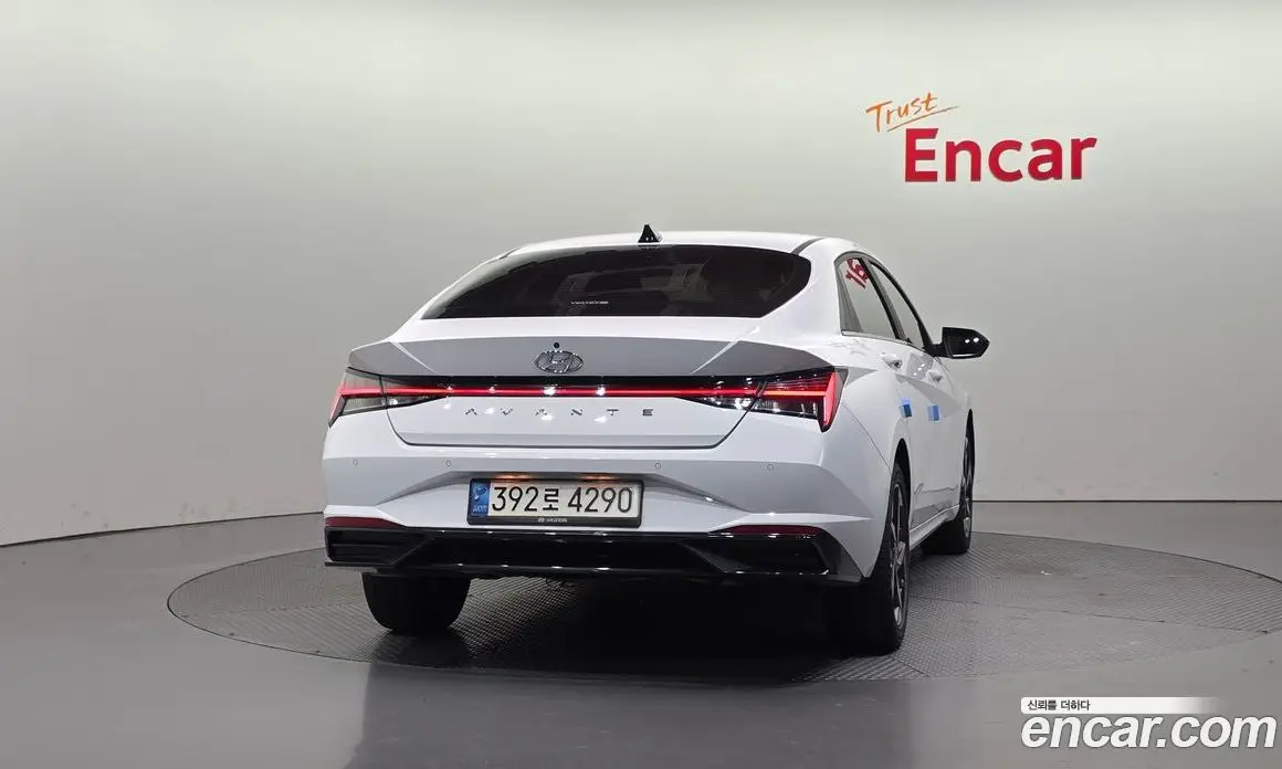 Hyundai Avante 2022 1.6 автомат (гидро), фото 4