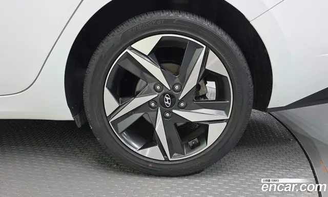 Hyundai Avante 2022 1.6 автомат (гидро), миниатюра 7