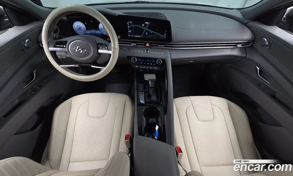 Hyundai Avante 2023 1.6 автомат (гидро), фото 7