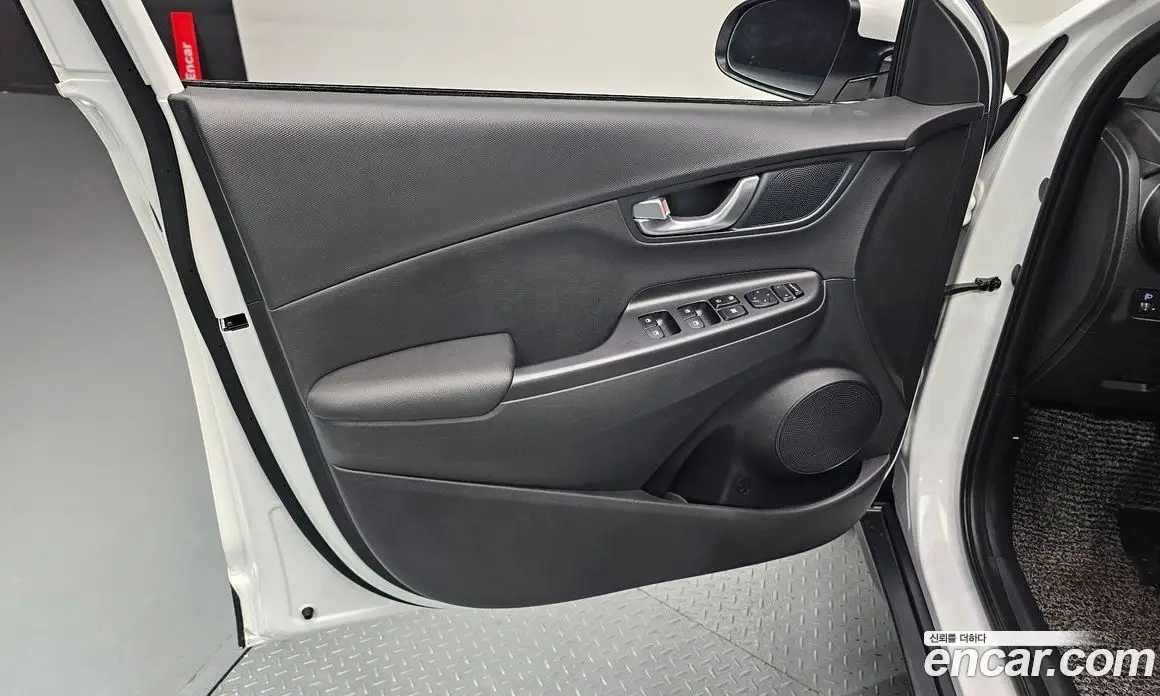Hyundai Kona 2021 1.6 автомат (гидро), фото 14