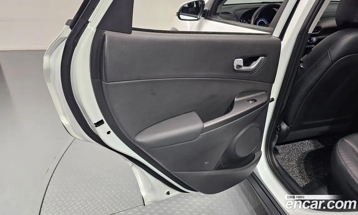 Hyundai Kona 2021 1.6 автомат (гидро), фото 15
