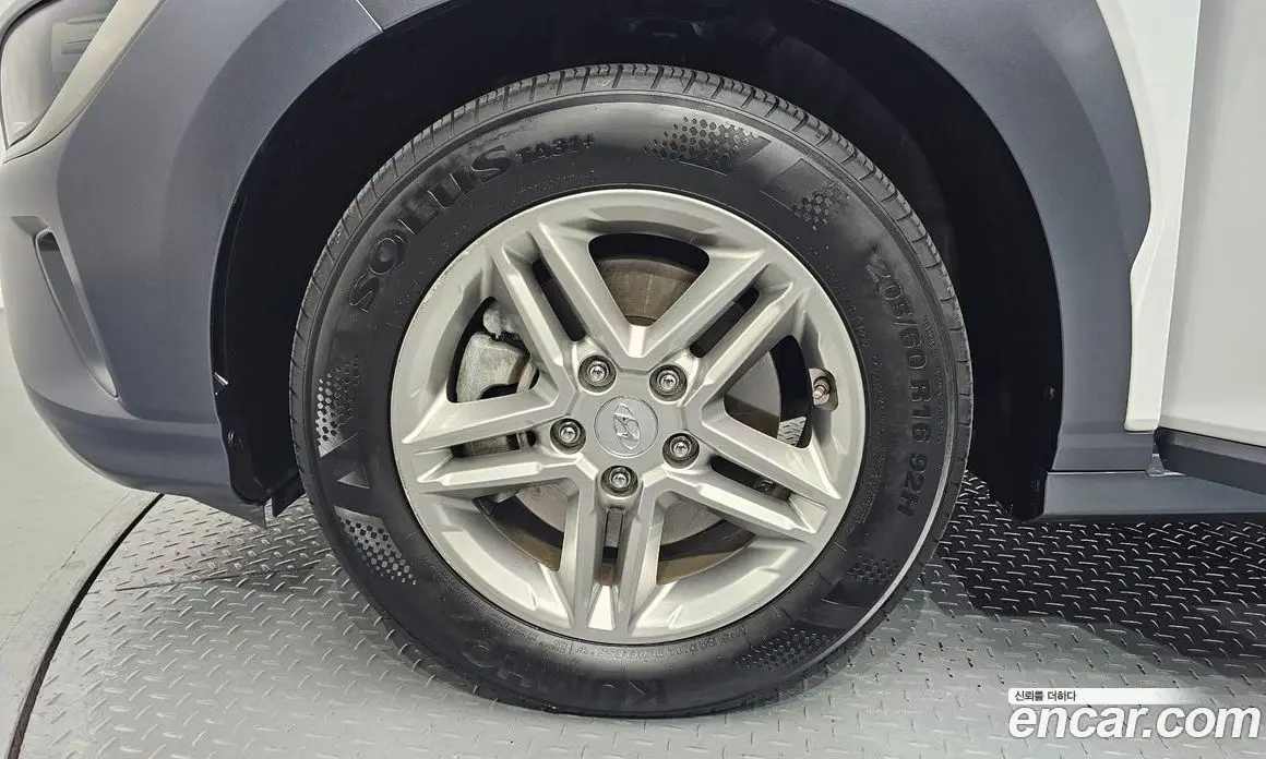 Hyundai Kona 2021 1.6 автомат (гидро), фото 5