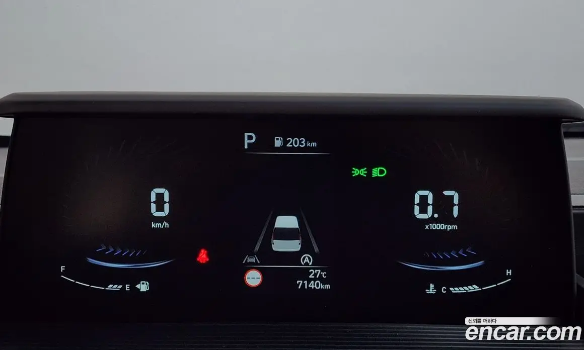 Hyundai Staria 2025 2.2 автомат (гидро), фото 11