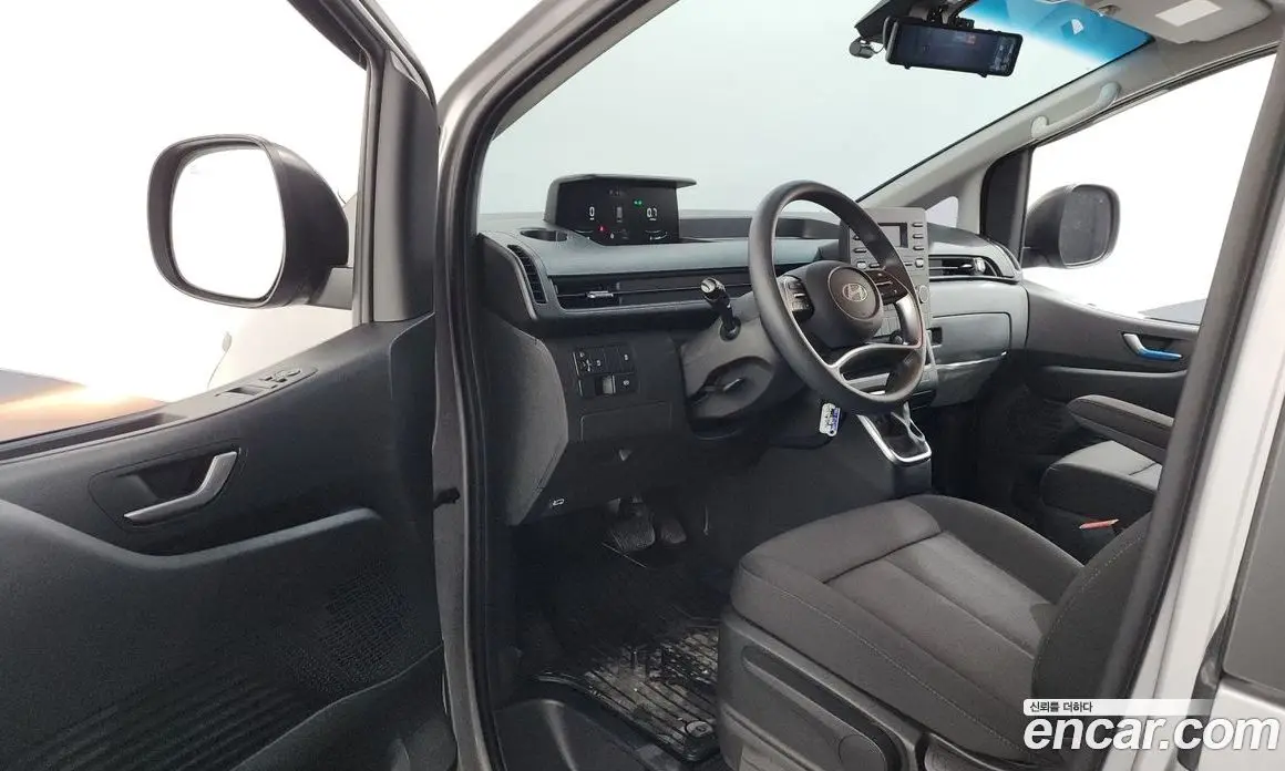 Hyundai Staria 2025 2.2 автомат (гидро), фото 13