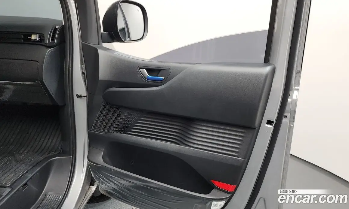 Hyundai Staria 2025 2.2 автомат (гидро), фото 14