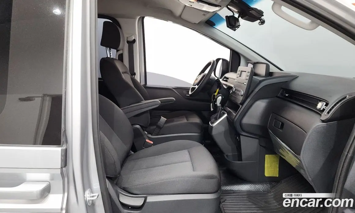 Hyundai Staria 2025 2.2 автомат (гидро), фото 16