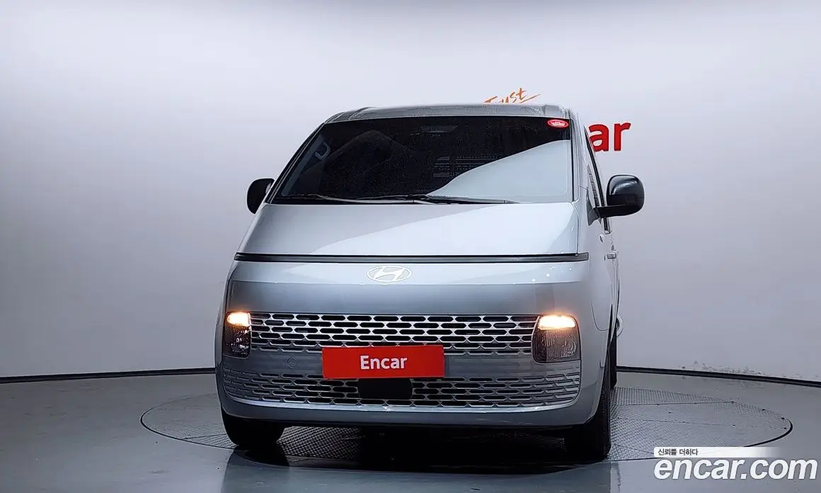 Hyundai Staria 2025 2.2 автомат (гидро), фото 3