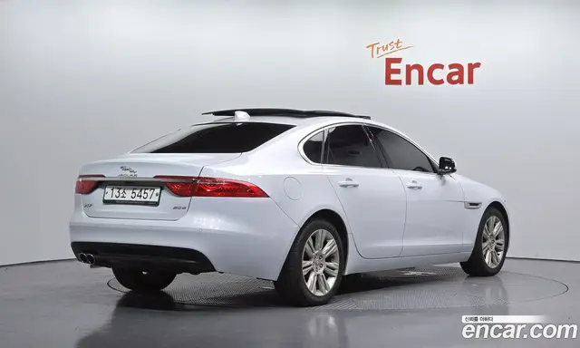 Jaguar XF 2017 2.0 автомат (гидро), миниатюра 2