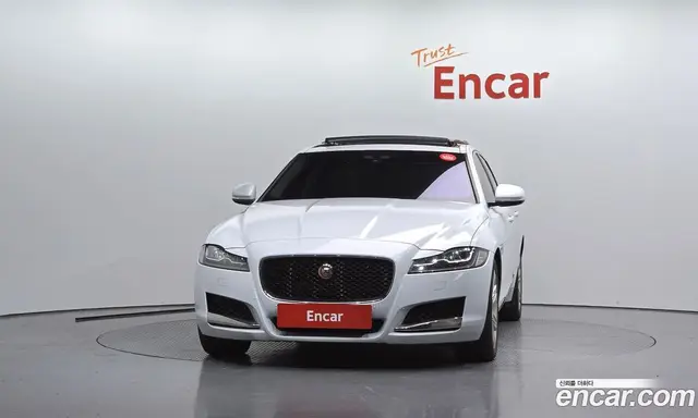 Jaguar XF 2017 2.0 автомат (гидро), миниатюра 3