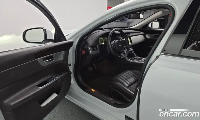 Jaguar XF 2017 2.0 автомат (гидро), миниатюра 10