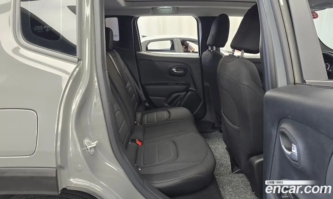 Jeep Renegade 2022 1.3 автомат (гидро), фото 17 Jeep Renegade 2022 1.3 автомат (гидро), фото 17