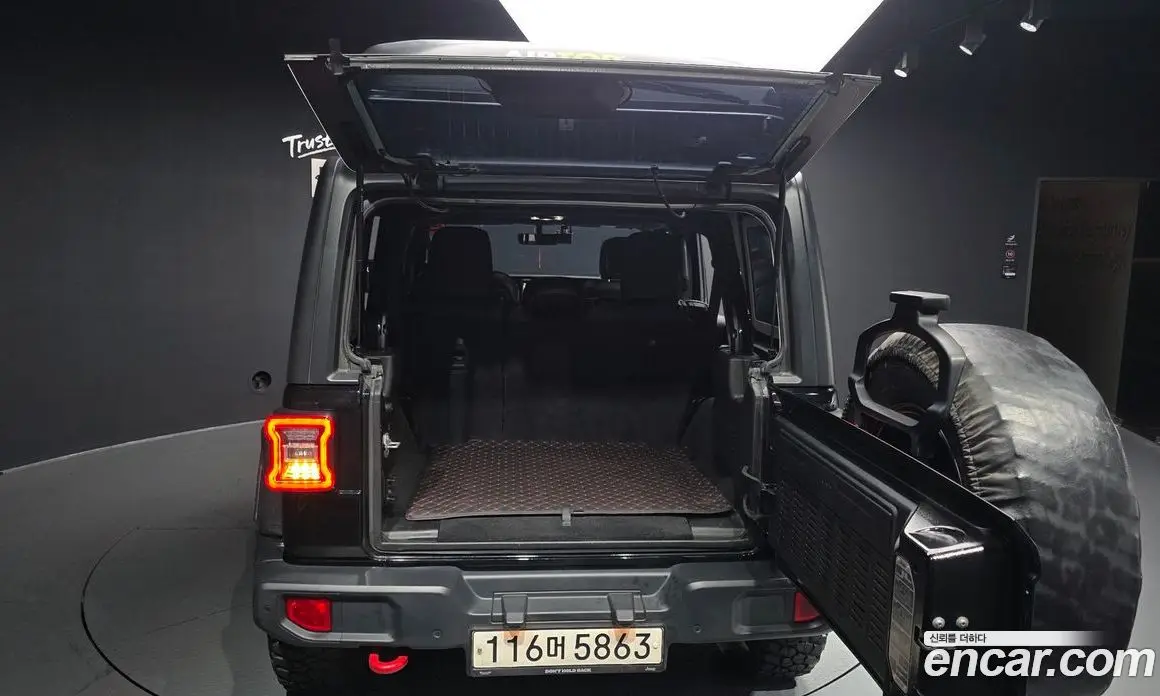 Jeep Wrangler 2020 2.0 автомат (гидро), фото 20 Jeep Wrangler 2020 2.0 автомат (гидро), фото 20
