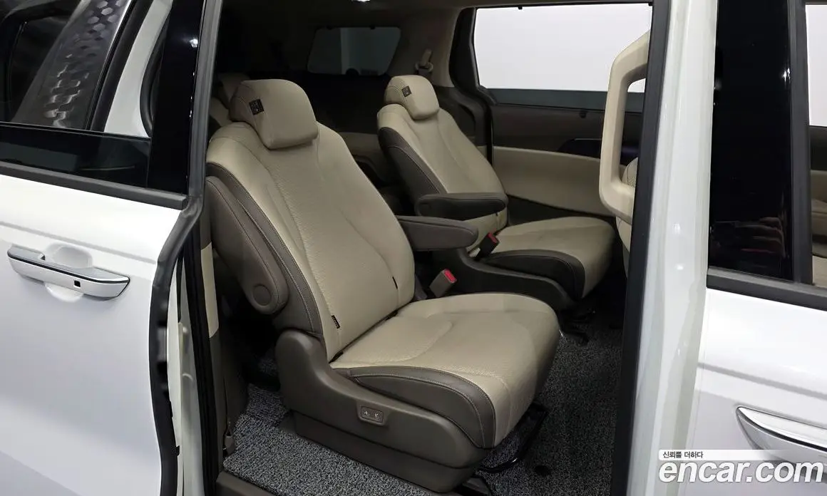 Kia Carnival 2023 2.2 автомат (гидро), фото 17 Kia Carnival 2023 2.2 автомат (гидро), фото 17