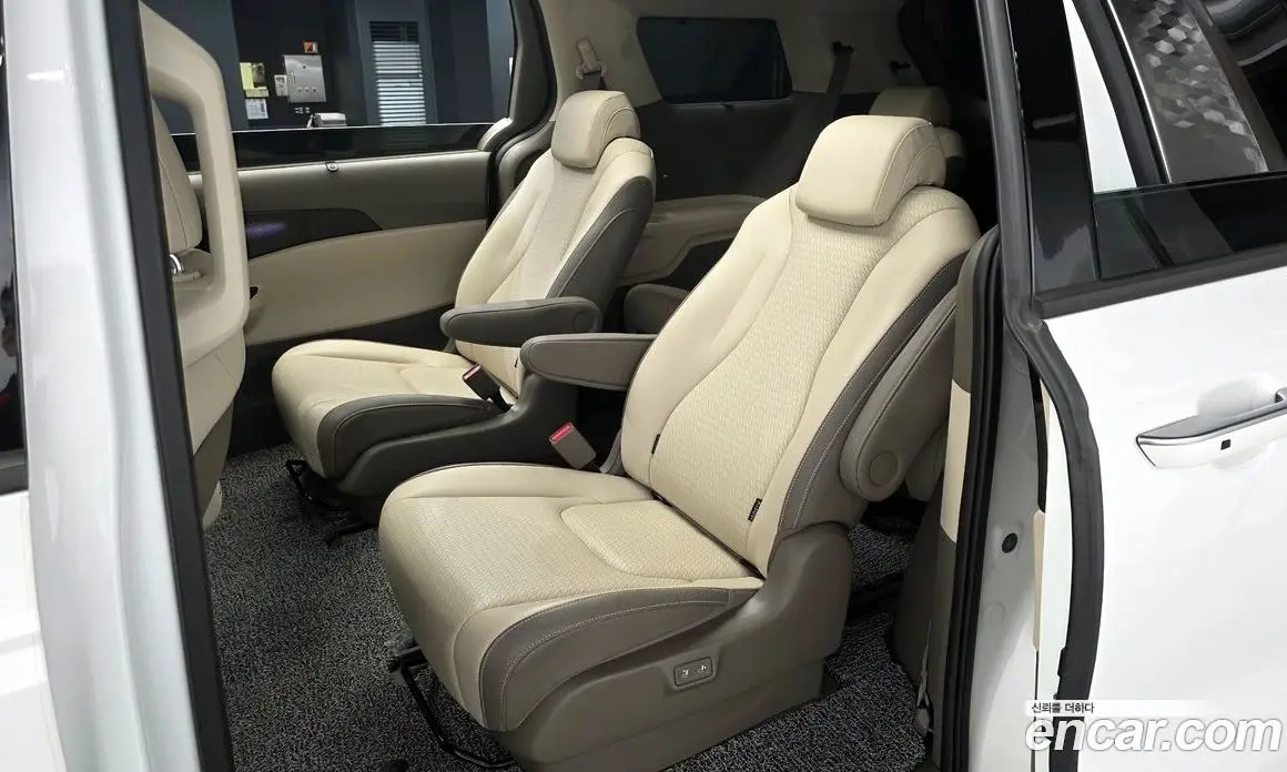 Kia Carnival 2023 2.2 автомат (гидро), фото 18 Kia Carnival 2023 2.2 автомат (гидро), фото 18