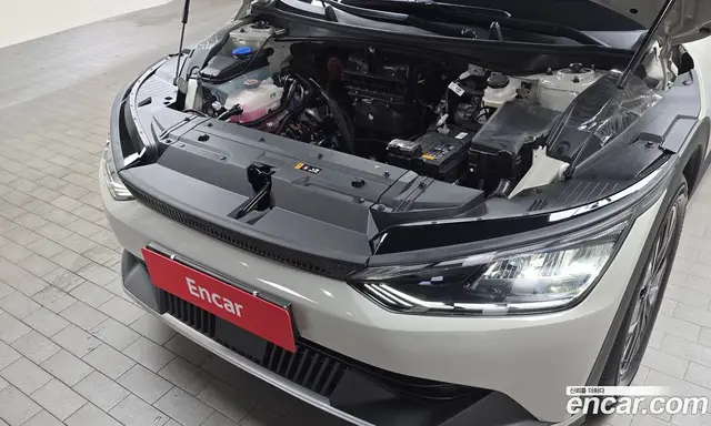 Kia EV6 2023 0.1 автомат (гидро), миниатюра 6 Kia EV6 2023 0.1 автомат (гидро), миниатюра 6