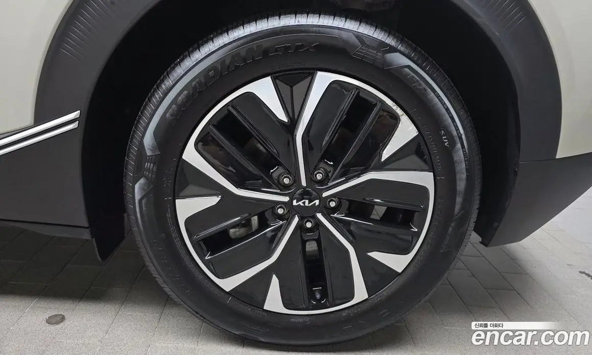 Kia EV6 2023 0.1 автомат (гидро), фото 7 Kia EV6 2023 0.1 автомат (гидро), фото 7