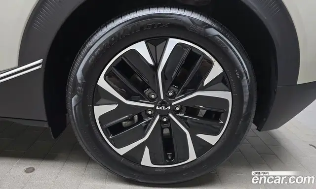 Kia EV6 2023 0.1 автомат (гидро), миниатюра 7 Kia EV6 2023 0.1 автомат (гидро), миниатюра 7