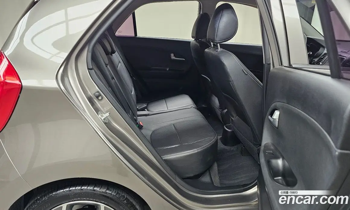 Kia Morning 2014 1.0 автомат (гидро), фото 17 Kia Morning 2014 1.0 автомат (гидро), фото 17