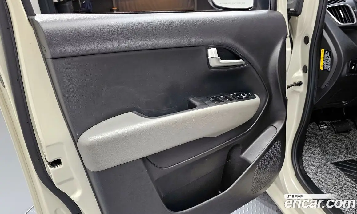 Kia Ray 2019 1.0 автомат (гидро), фото 14