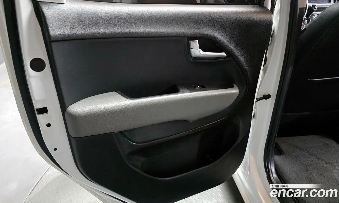 Kia Ray 2022 1.0 автомат (гидро), фото 15