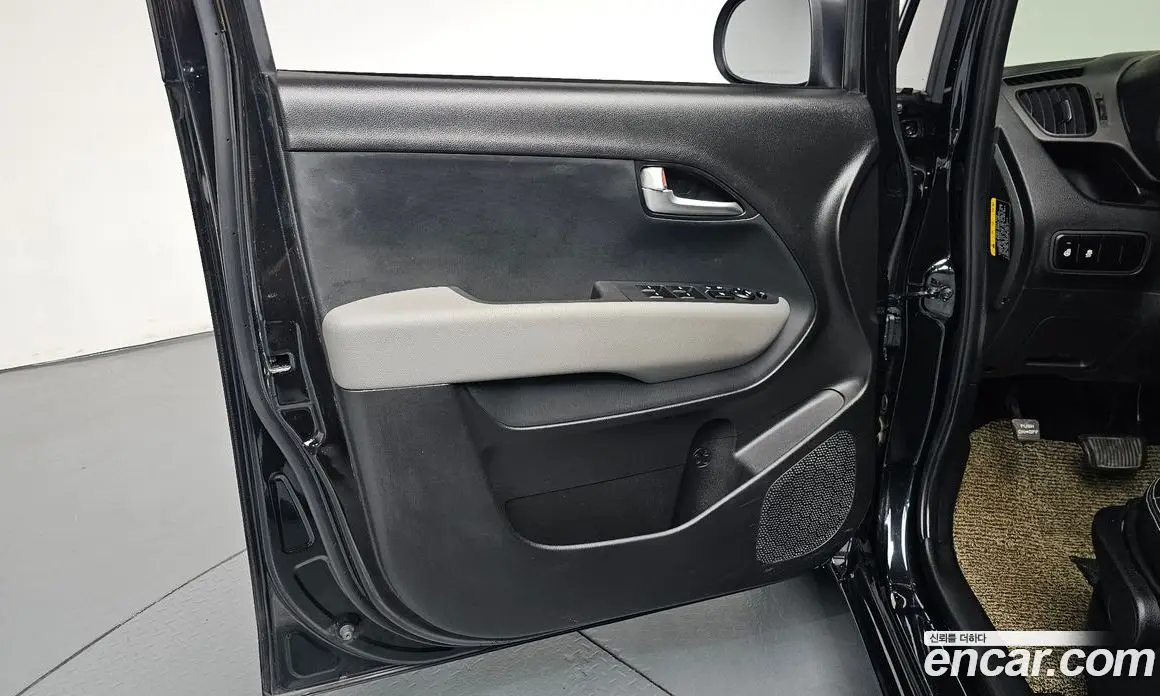 Kia Ray 2022 1.0 автомат (гидро), фото 14