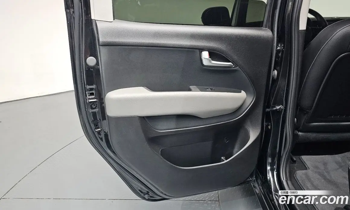 Kia Ray 2022 1.0 автомат (гидро), фото 15