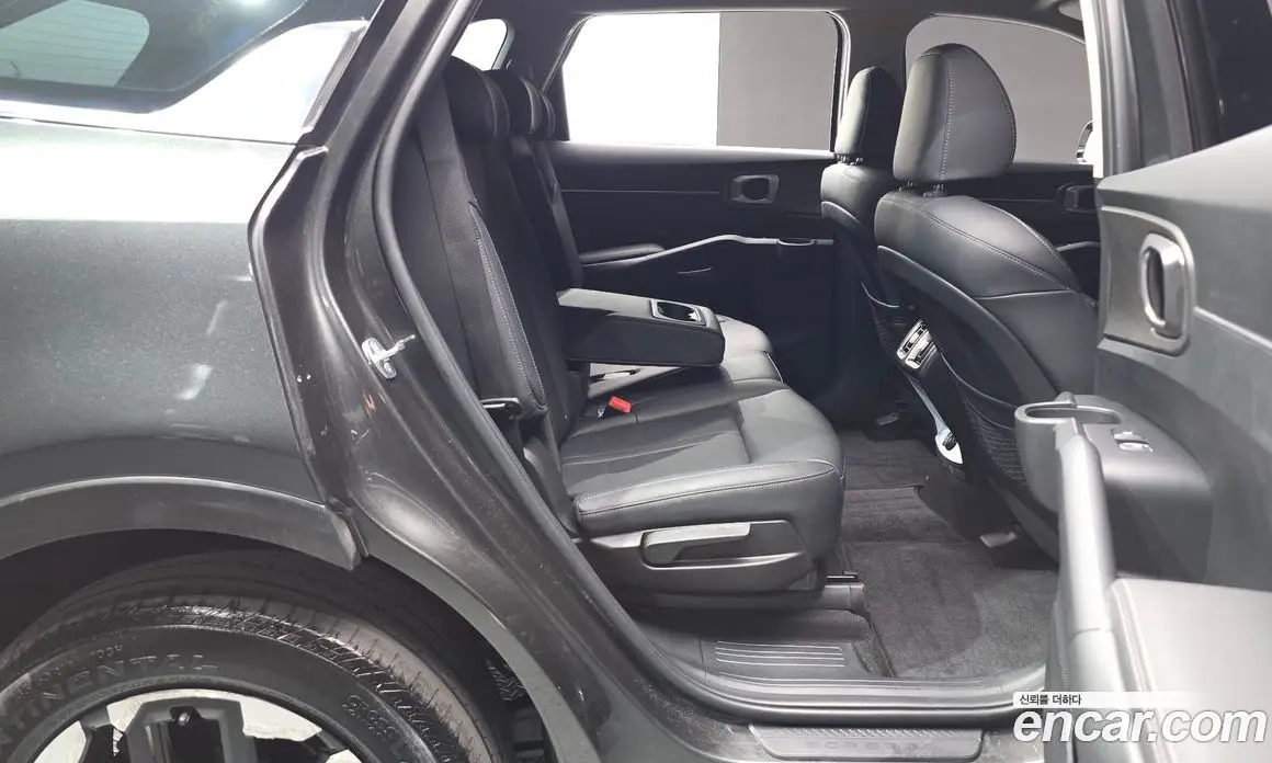 Kia Sorento 2023 2.2 автомат (гидро), фото 17 Kia Sorento 2023 2.2 автомат (гидро), фото 17