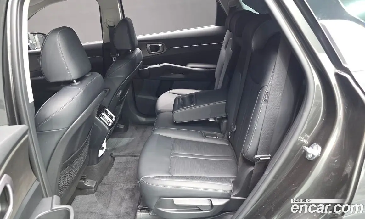 Kia Sorento 2023 2.2 автомат (гидро), фото 18 Kia Sorento 2023 2.2 автомат (гидро), фото 18